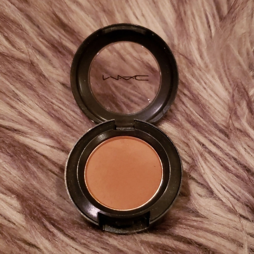 Mac eyeshadow